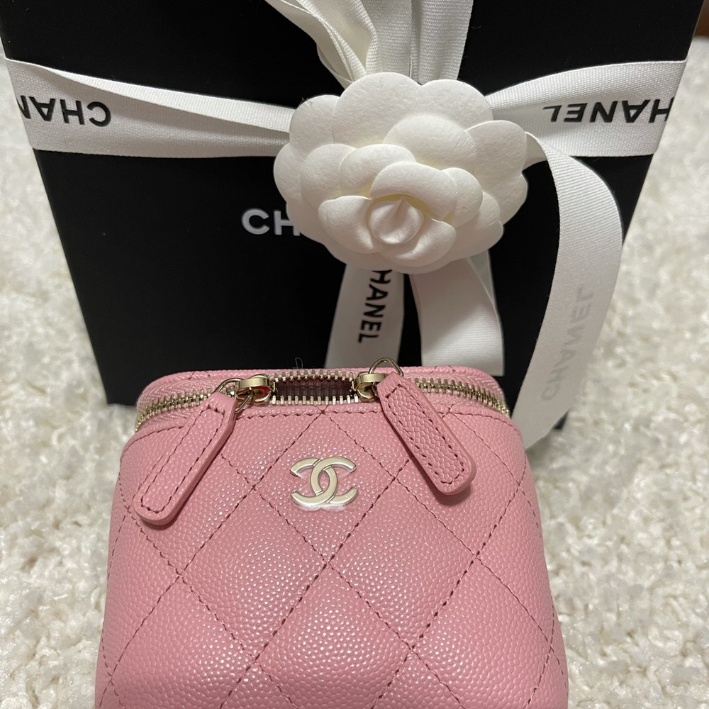 CHANEL Vanity on a Chain Pink Caviar 💗 - Picture 9 of 10